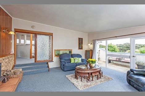 Photo of property in 40 Valley View Road, Glenfield, Auckland, 0629