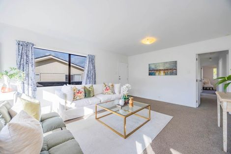Photo of property in 2/2 Tacitus Place, Totara Vale, Auckland, 0629