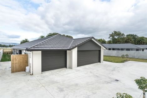 Photo of property in 5 Grand Oaks Drive, Awapuni, Palmerston North, 4412