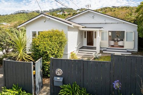 Photo of property in 25 Omar Street, Khandallah, Wellington, 6035