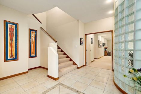 Photo of property in 3 Lupetti Rise, West Harbour, Auckland, 0618