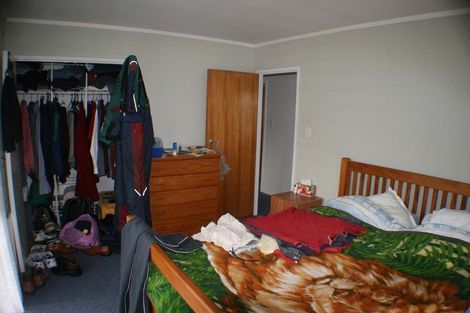 Photo of property in 1 Louise Place, West Harbour, Auckland, 0618