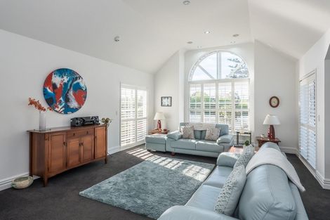 Photo of property in 1 Maple Lane, Waikanae, 5036