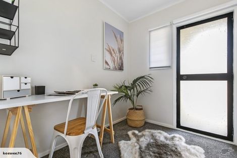 Photo of property in 41 Luton Avenue, Sunnyhills, Auckland, 2010