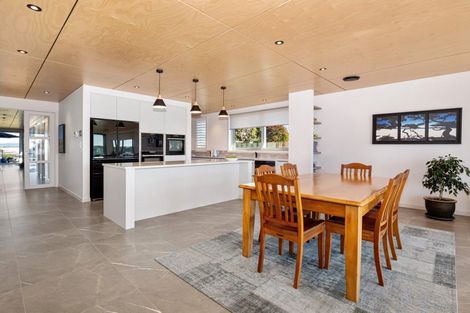 Photo of property in 66 Oceanview Road, Mount Maunganui, 3116