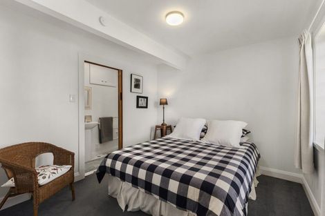 Photo of property in 17 Burrows Avenue, Karori, Wellington, 6012