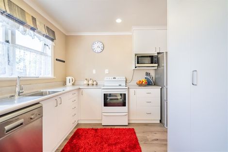 Photo of property in 13 Weka Grove, Elderslea, Upper Hutt, 5018