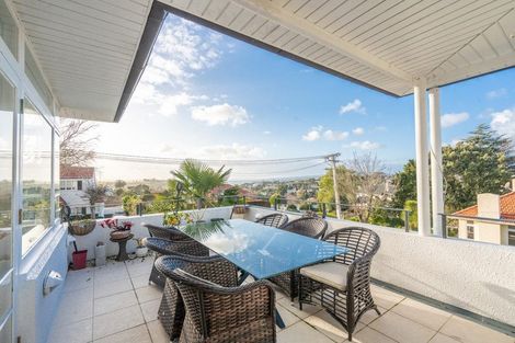 Photo of property in 27 Palmer Crescent, Mission Bay, Auckland, 1071