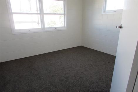 Photo of property in 98 Tirimoana Road, Te Atatu South, Auckland, 0602