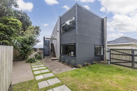 Photo of property in 87 Marine Parade, Seatoun, Wellington, 6022