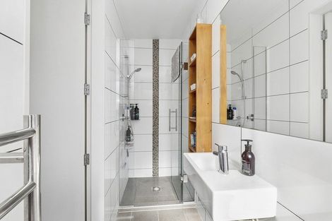 Photo of property in 3 Fore Street, Kaiwharawhara, Wellington, 6035