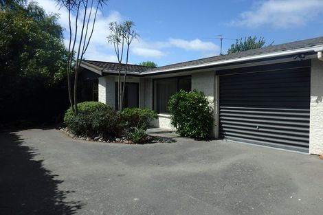 Photo of property in 1/12 Glenharrow Avenue, Avonhead, Christchurch, 8042
