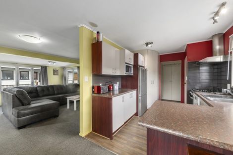 Photo of property in 41 Hartford Crescent, Totara Park, Upper Hutt, 5018