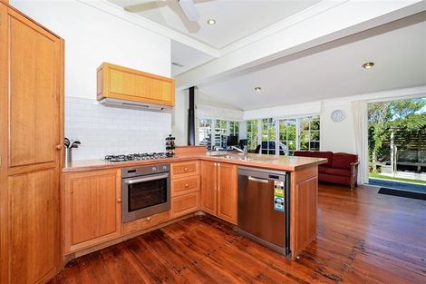 Photo of property in 344 Waitakere Road, Taupaki, Henderson, 0782