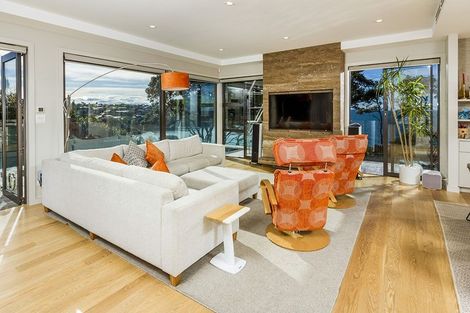 Photo of property in 5a Bournemouth Terrace, Murrays Bay, Auckland, 0630