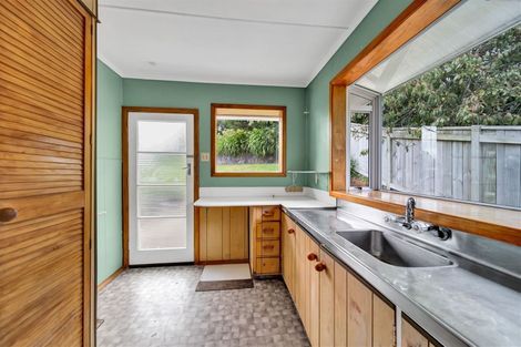 Photo of property in 11 Gordon Street, Glen Avon, New Plymouth, 4312