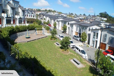 Photo of property in 2/10 Silver Moon Road, Albany Heights, Auckland, 0632