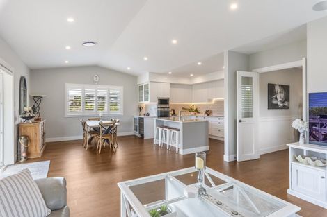 Photo of property in 7 Lamont Place, Waikanae, 5036