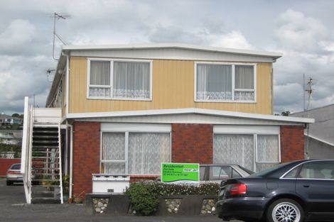 Photo of property in 4/323 Saint Aubyn Street, New Plymouth, 4310
