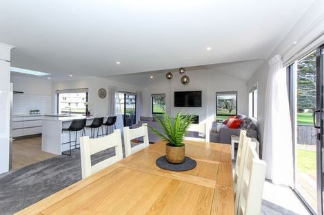 Photo of property in 6 Francis Douglas Drive, Westown, New Plymouth, 4310