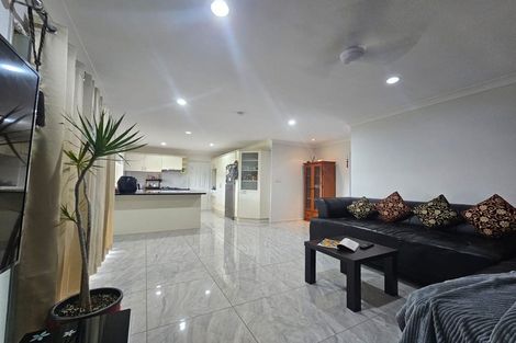 Photo of property in 49 Longford Park Drive, Takanini, 2112