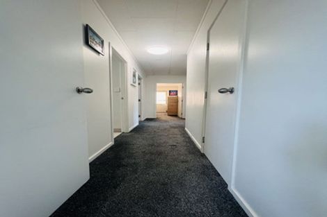 Photo of property in 391 Roscommon Road, Clendon Park, Auckland, 2103