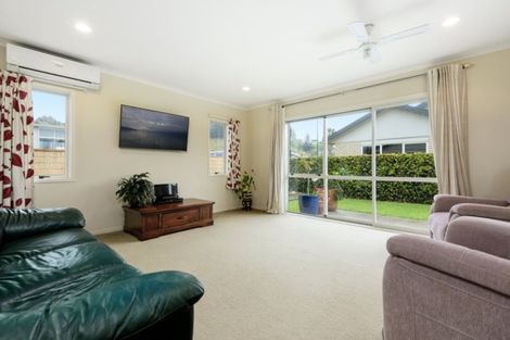 Photo of property in 2/100 Millers Road, Brookfield, Tauranga, 3110