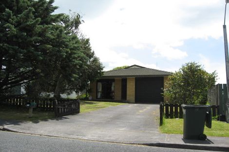 Photo of property in 12 Pinotage Place, Huapai, Kumeu, 0810