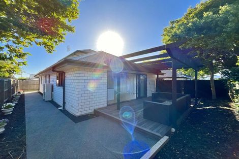 Photo of property in 2/4 Alvaston Drive, Halswell, Christchurch, 8025