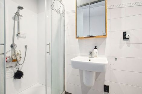 Photo of property in Qba Apartments, 4b/51 Webb Street, Mount Cook, Wellington, 6011