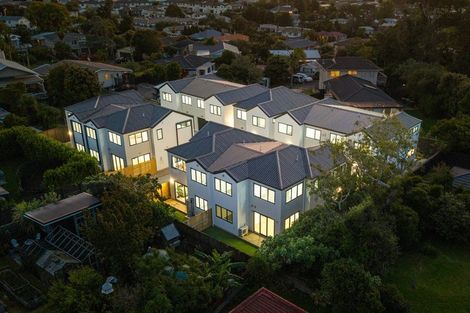 Photo of property in 6/113 Beach Road, Te Atatu Peninsula, 0610