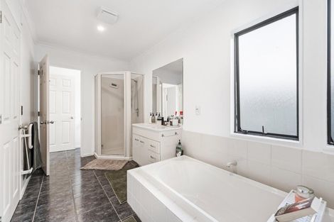 Photo of property in 56 Garton Drive, Massey, Auckland, 0614