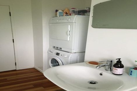 Photo of property in 22 Paramu Avenue, Birkdale, Auckland, 0626