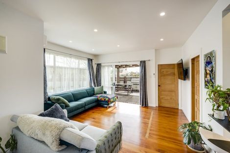 Photo of property in 1/404 Gloucester Street, Taradale, Napier, 4112
