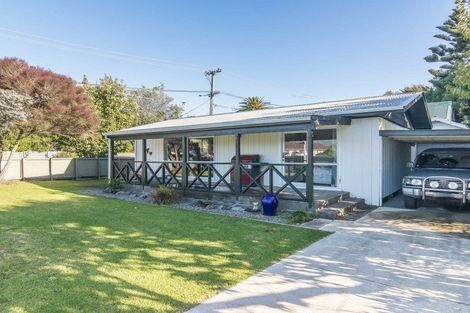 Photo of property in 30 Donovan Road, Paraparaumu Beach, Paraparaumu, 5032