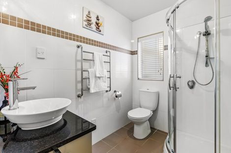 Photo of property in 20 Kunzea Place, Greenhithe, Auckland, 0632