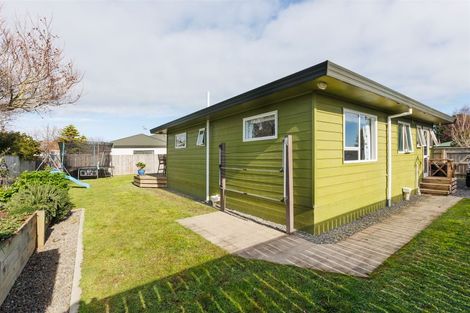 Photo of property in 43 Dalfield Place, Highbury, Palmerston North, 4412