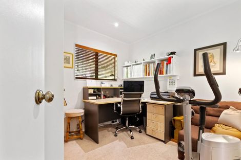 Photo of property in 2/19 Valley Road, Browns Bay, Auckland, 0630