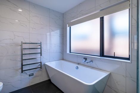 Photo of property in 11 Coastview Lane, Long Bay, Auckland, 0630