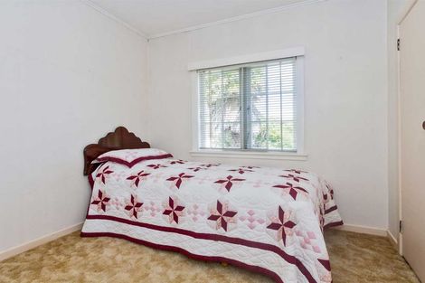 Photo of property in 26 Captain Scott Road, Glen Eden, Auckland, 0602