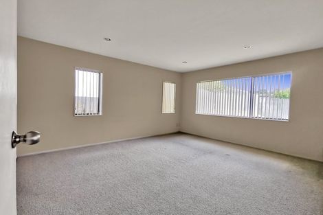 Photo of property in 13 Sapperton Drive, Henderson, Auckland, 0612