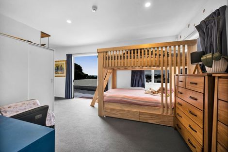 Photo of property in 36 Octavius Place, New Plymouth, 4312