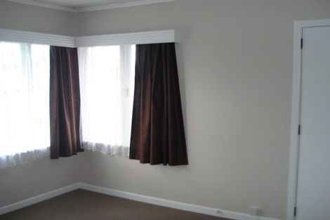 Photo of property in 10 Vera Road, Te Atatu South, Auckland, 0610