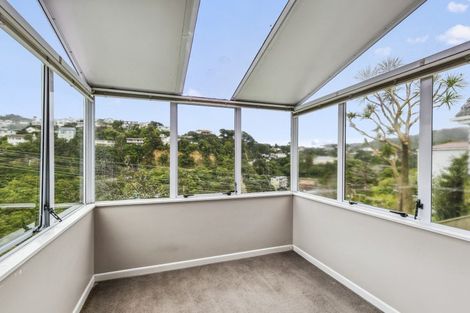 Photo of property in 18 Putnam Street, Northland, Wellington, 6012