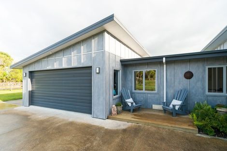 Photo of property in 74 Polson Hill Drive, Aokautere, Palmerston North, 4471