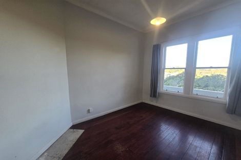 Photo of property in 92 Rolleston Street, Mount Cook, Wellington, 6021