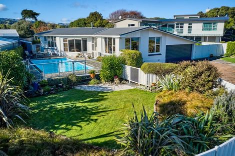 Photo of property in 7 Motukaraka Point, Pauatahanui, Porirua, 5381