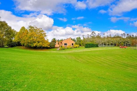 Photo of property in 104 Station Road, Kumeu, 0891