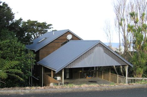 Photo of property in 2 Hill Street, Leigh, 0985