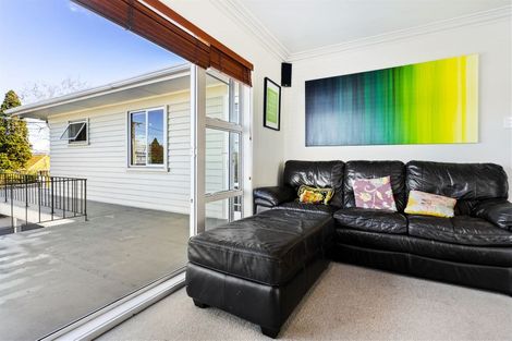 Photo of property in 53 Taikata Road, Te Atatu Peninsula, Auckland, 0610